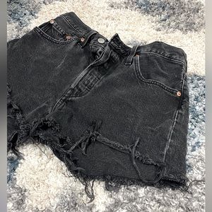Size 6 Levi shorts